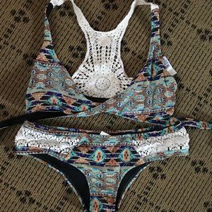 L*space Bikini, Crochet Detailing